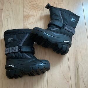 Sorel Black and Gray Snow Boots- new without tag